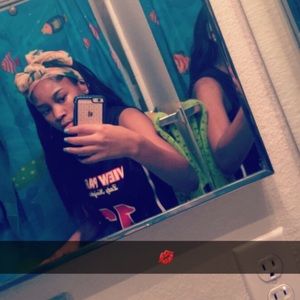 Meet your Posher, Charitee